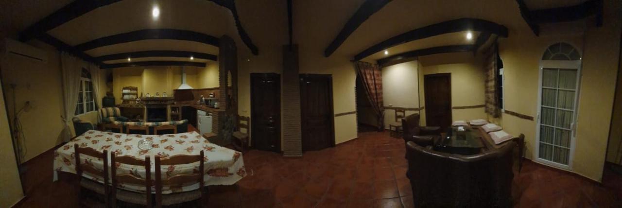 Monte Rosado Viviendas Vacacionales La Peza ภายนอก รูปภาพ
