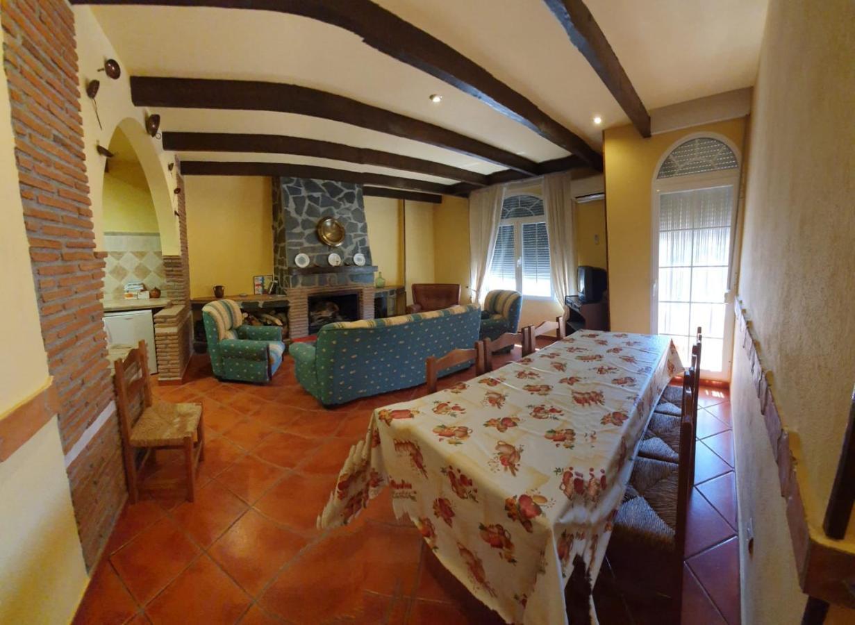 Monte Rosado Viviendas Vacacionales La Peza ภายนอก รูปภาพ
